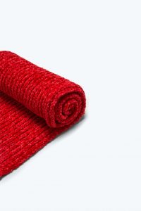Bufanda de chenilla roja para mujer
