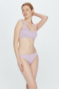 Bikini de color pastel en canalé